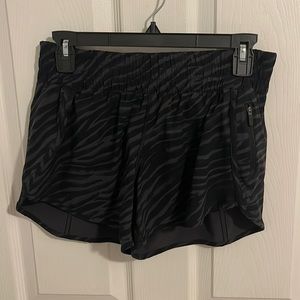 Lululemon Tracker LR Lined Short 4”